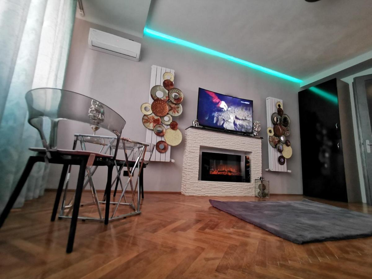 Crystal Central Apartment Brassó Kültér fotó
